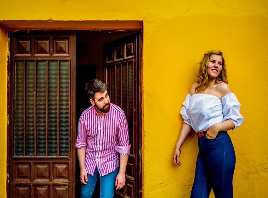 cuando acecha la maldad cuevana