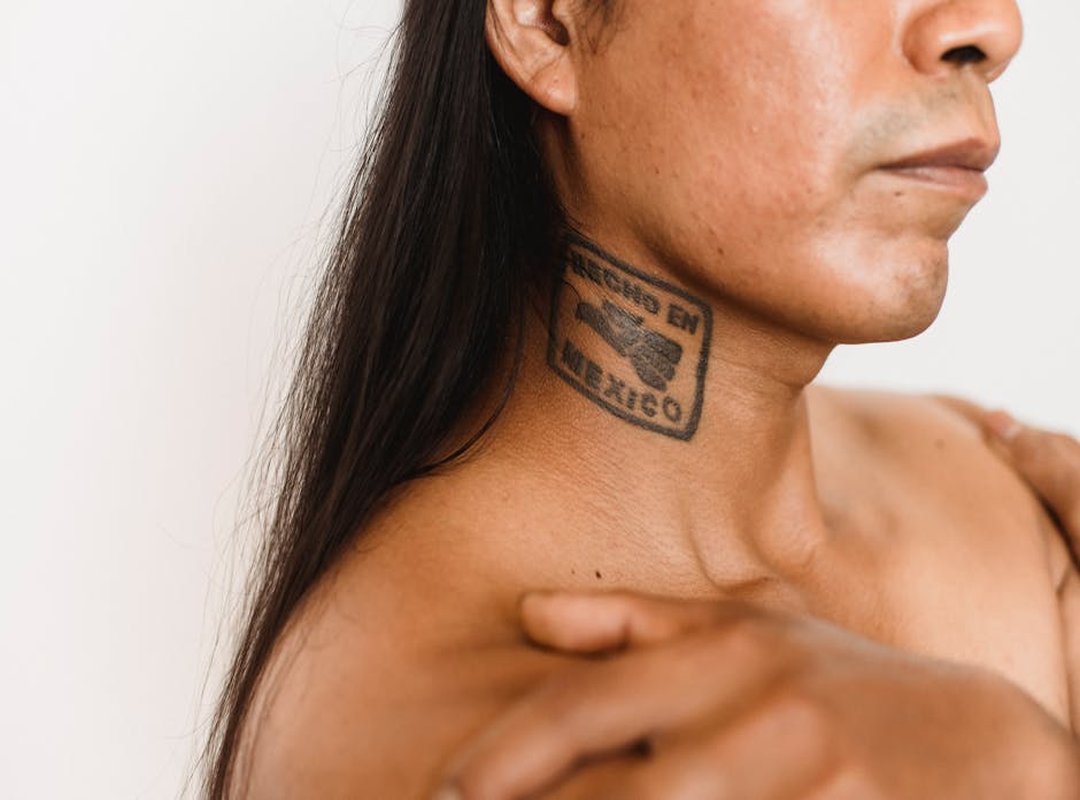 La Ubicación Perfecta: Zonas Atractivas para un Tatuaje Sutil